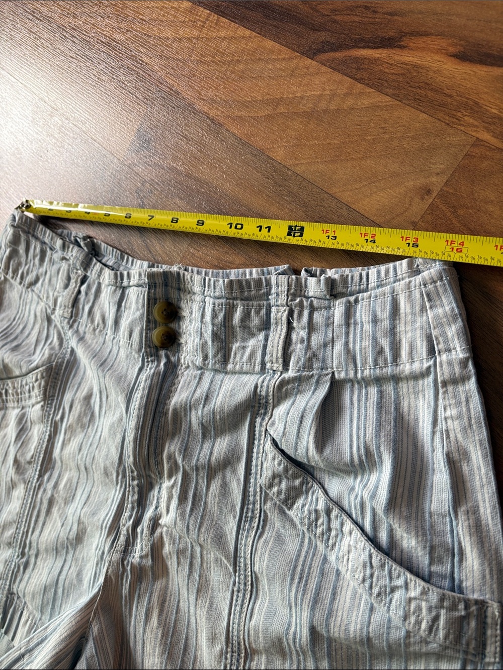 American Eagle Outfitters Light Blue & White Striped Women's Shorts Size 14 - Picture 10 of 11